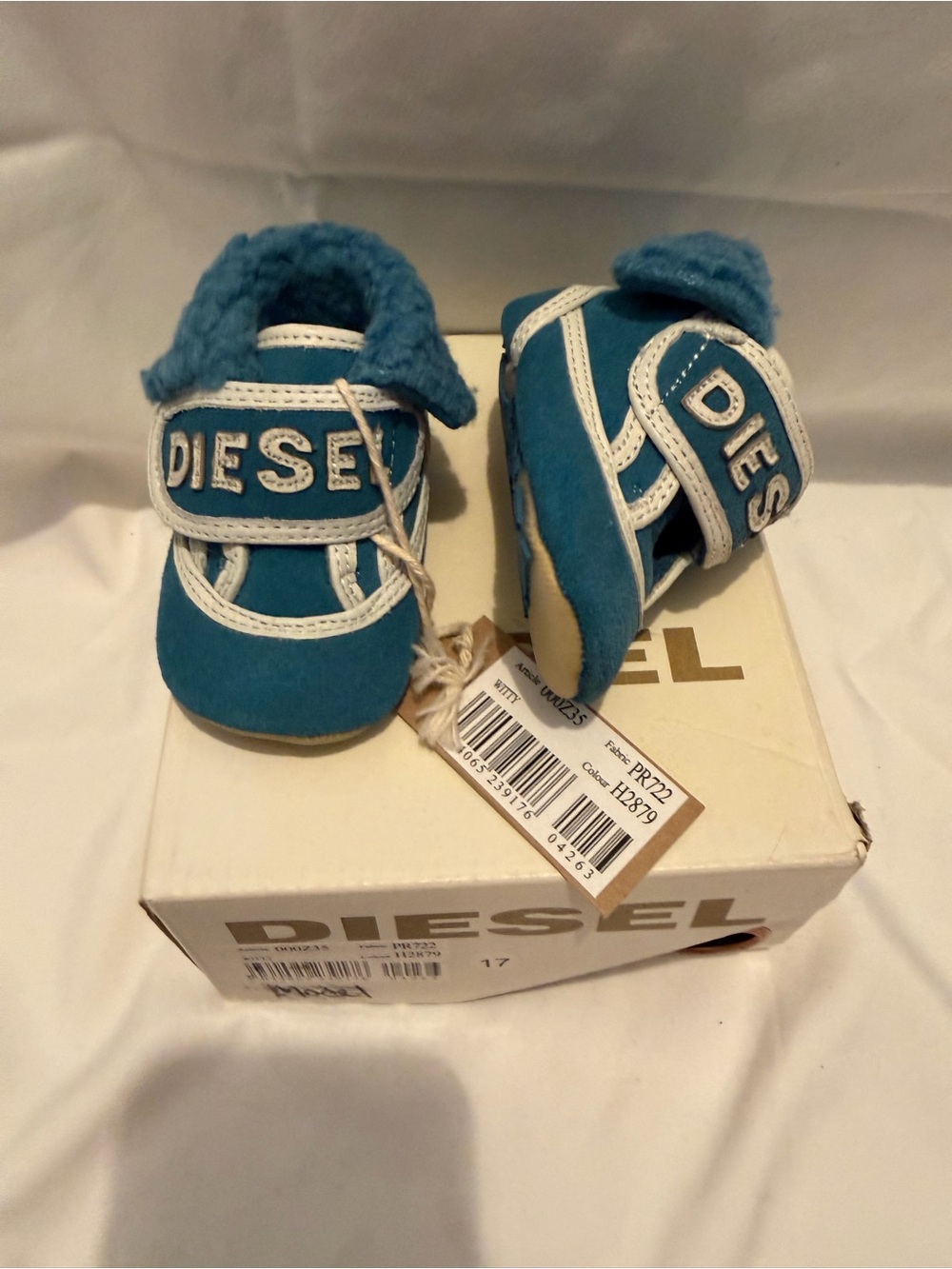 Baby Blue Suede Booties Size 4 Infant Shearling Velcro - Diesel - Picture 3 of 4
